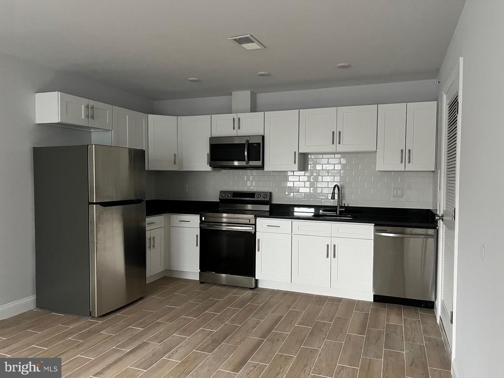 Primary Photo - 433 N 40th St