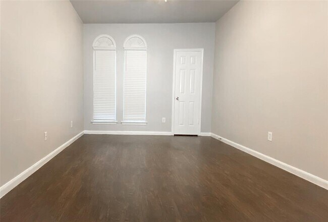 Building Photo - 2529 Rio Grande St