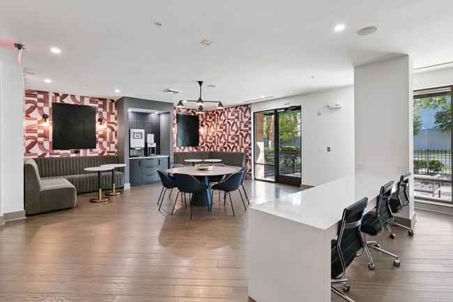 Building Photo - 1100 South