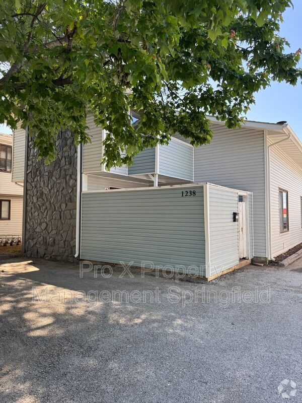 Building Photo - 1238 E Guinevere St