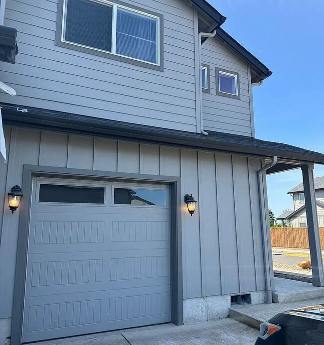 Building Photo - 2521 Justine Ln