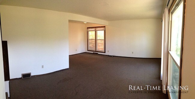 Building Photo - 2245 Glenridge Ave