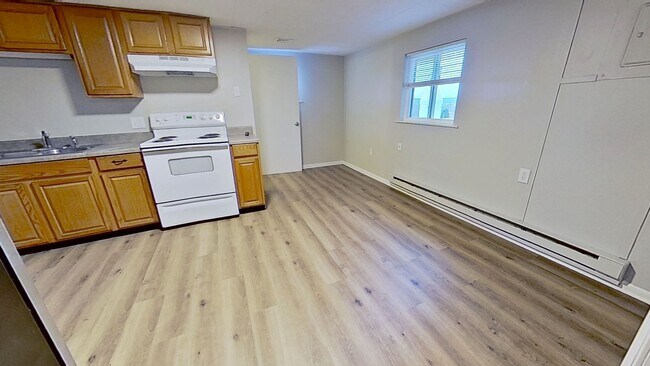 Building Photo - Apartment