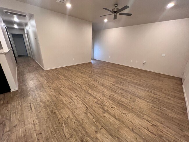 Foto del edificio - New Construction Duplex in FISD