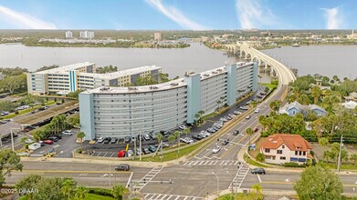 Building Photo - 100 Silver Beach Ave