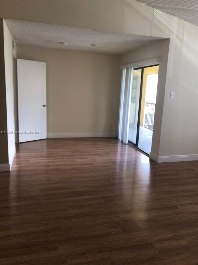 Building Photo - 10360 SW 150th Ct