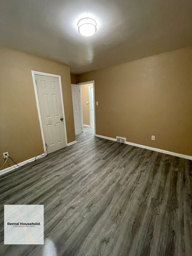 Foto del edificio - Charming & Beautifully Maintained 2-Bedroom Ranch Available Now!