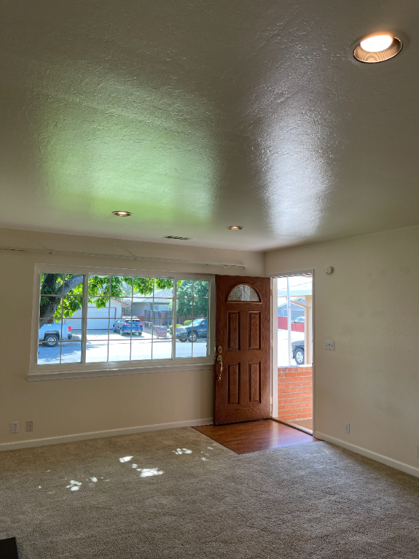 Foto del edificio - 2134 Briarwood Dr