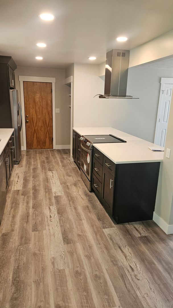 Building Photo - 3 Bedroom Cozy Remodeled Home