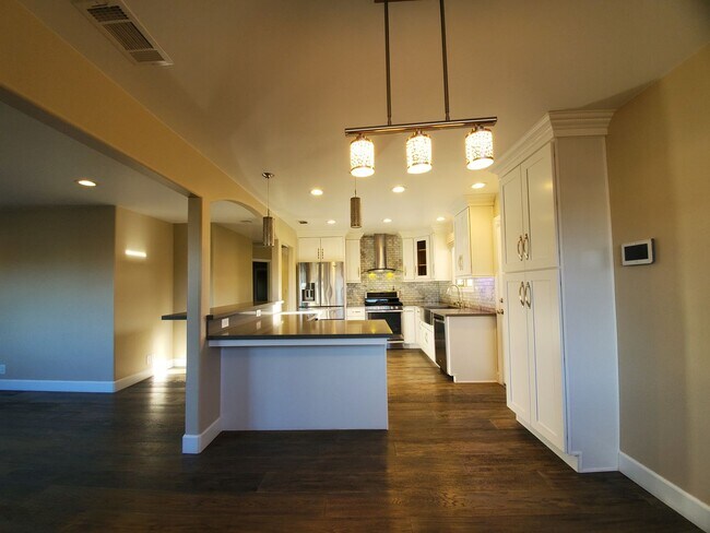 Foto del edificio - Stunning home in san mateo