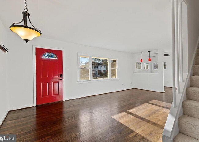 Foto del edificio - 7858 Snead Ln