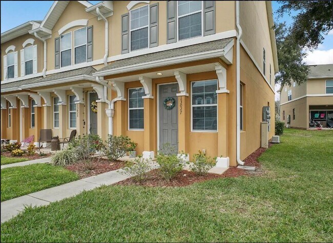 Building Photo - 13027 Sunset Lake Dr