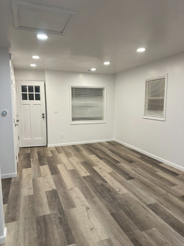 Foto del edificio - 28532 Grayling Ave