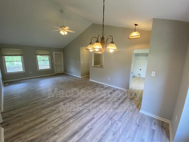 Building Photo - 10518 Bent Tree Drive