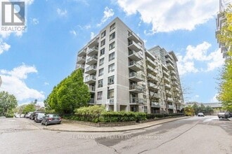 Building Photo - 812 Lansdowne Ave