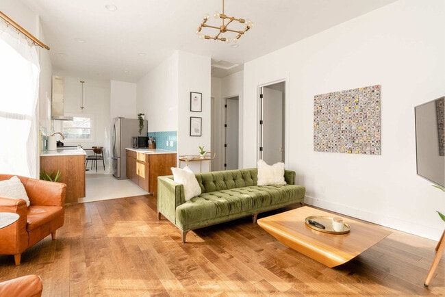 Building Photo - 1425 SE 41st Ave