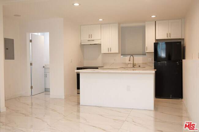 Foto del edificio - 419 S Clark Dr