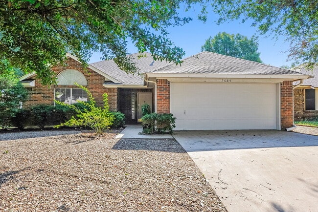 Building Photo - 7625 Mahonia Dr