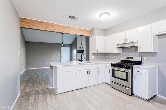 Foto del edificio - 4900 E Stassney Ln