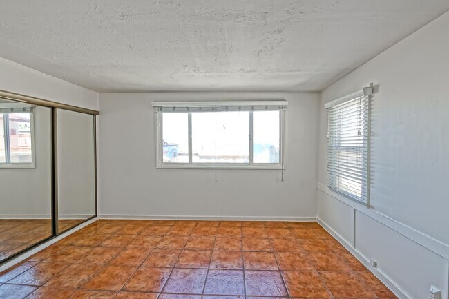 Foto del edificio - 3809 Crest Dr