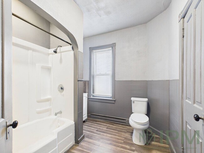 Foto del edificio - 734 Lehman St