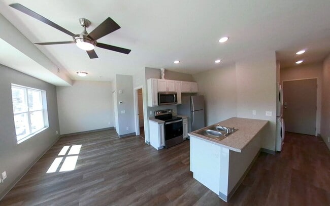 Building Photo - Hillside Apartments