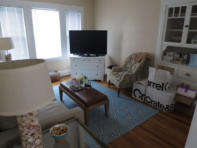 Building Photo - 12 Silvey Pl