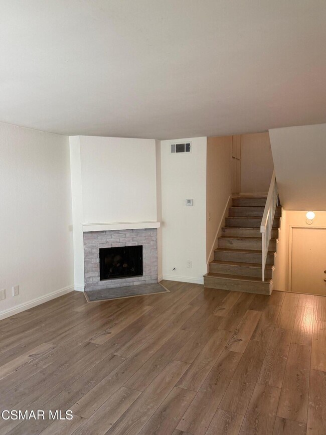 Foto del edificio - 1337 Ramona Dr