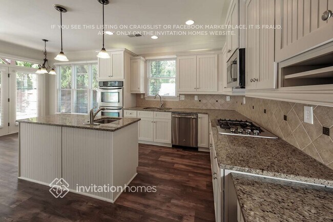Building Photo - 113 Mirage Dr