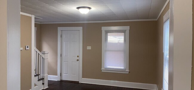 Foto del edificio - 2213 Queen Ave 2BR/2BA (Middletown)