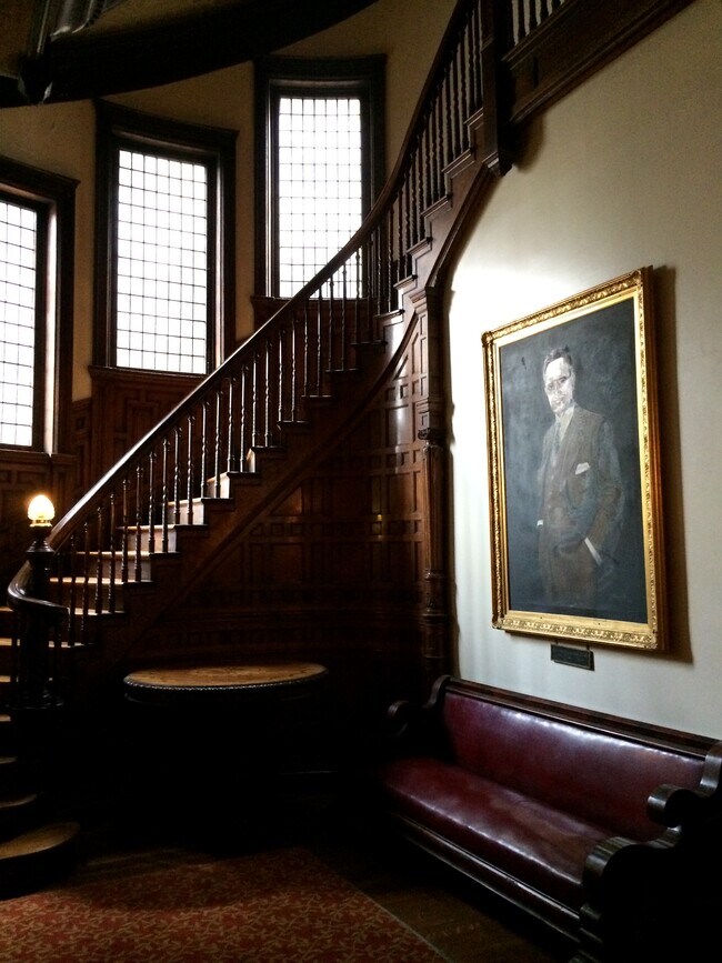 Foto del edificio - 715 N Charles St