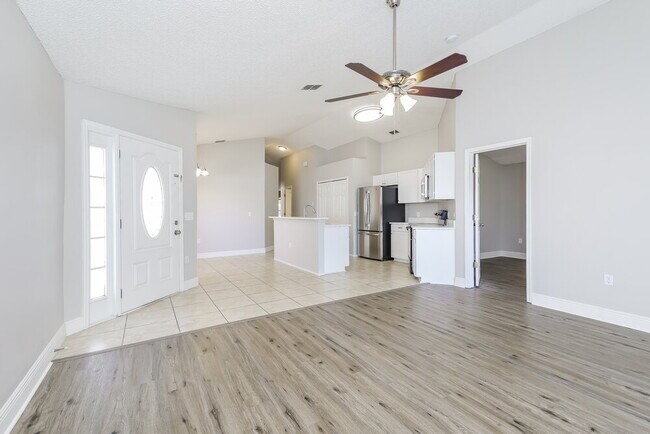 Building Photo - 2126 Jessa Dr