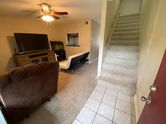 Living Room - 1900 Dartmouth St