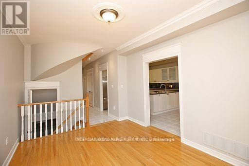 Photo du bâtiment - 255 Shaftsbury Ave