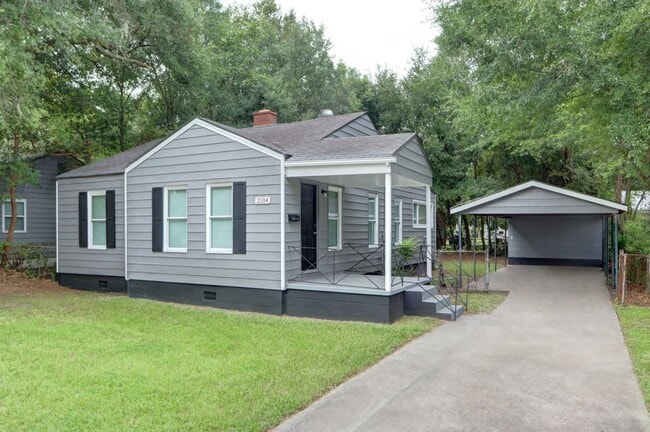 Building Photo - Large 3BR/2BA East Savannah House For Rent