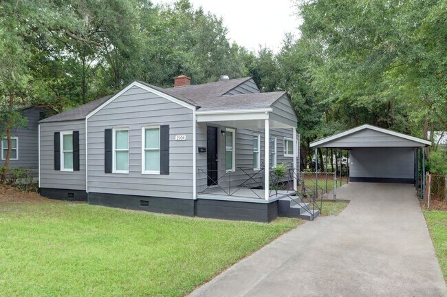 Foto del edificio - Large 3BR/2BA East Savannah House For Rent