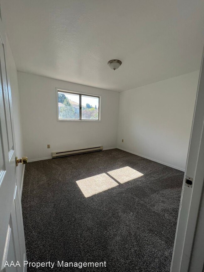 Building Photo - 2 br, 1 bath House - 1912 Dawn Ct., B