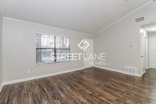 Building Photo - Updated 3 Bedroom in Arlington