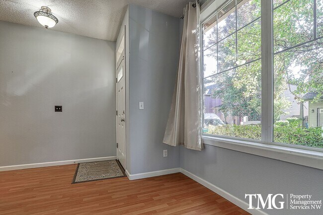 Foto del edificio - Lovely 3 Bed 2.5 Bath Home in Minnehaha Neighborhood!