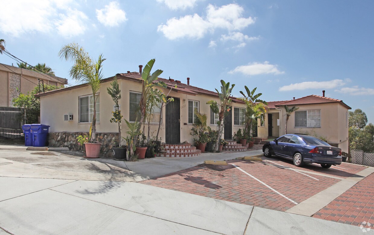 Primary Photo - 7537 High St