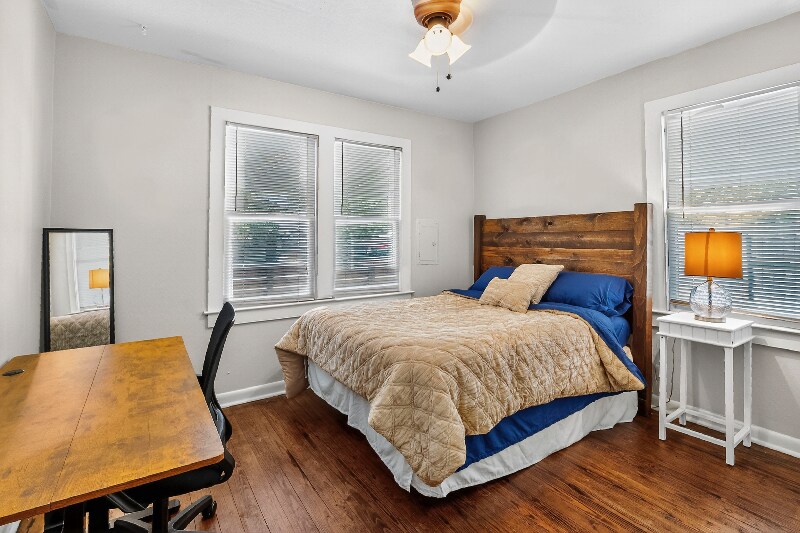 Foto principal - 731 20th St NW