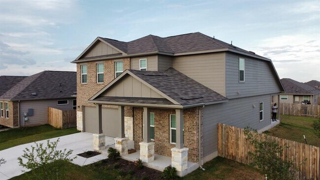 Foto del edificio - 100 Red Buckeye St