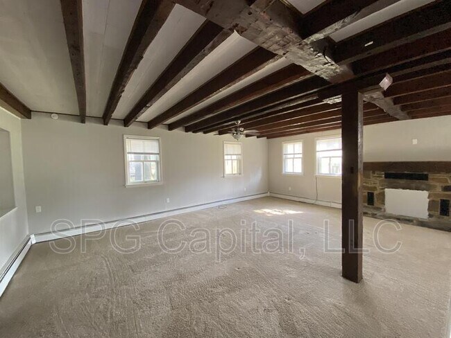 Foto del edificio - 130 S Main St