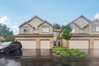 Building Photo - 984 Park Hill Cir