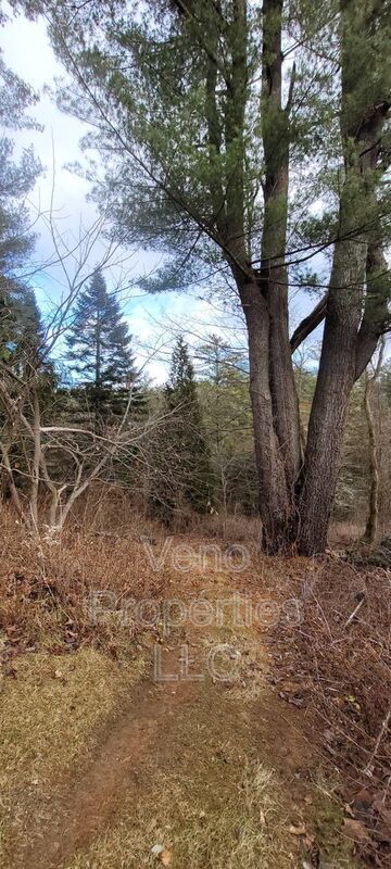 Foto del edificio - 16 Maple Ave