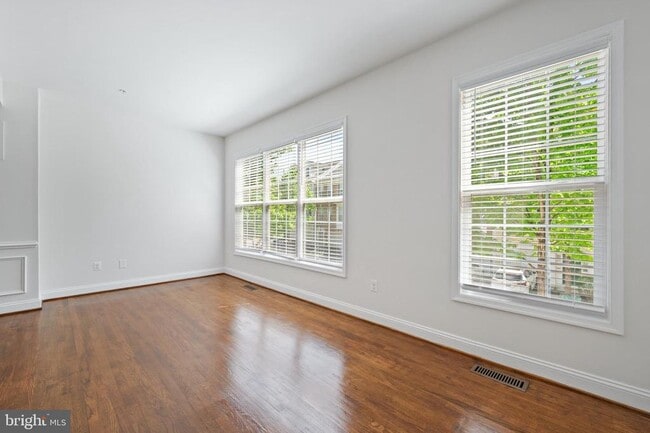 Building Photo - 8377 Broderick Cir