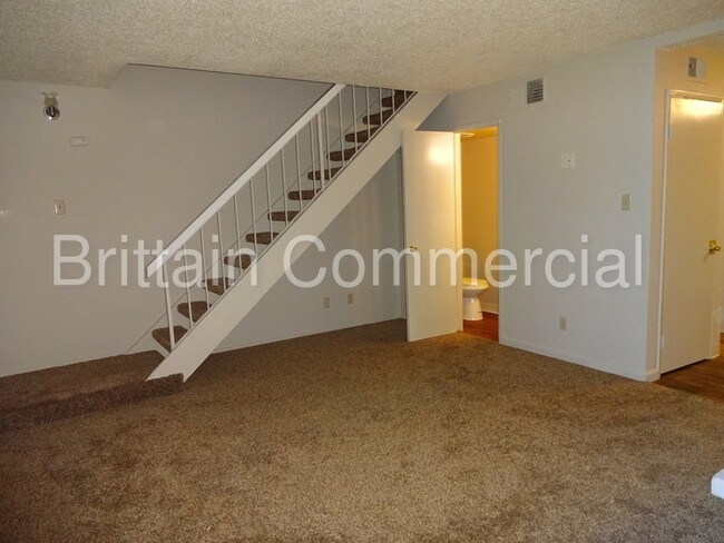 Building Photo - 2751 Don Juan Dr