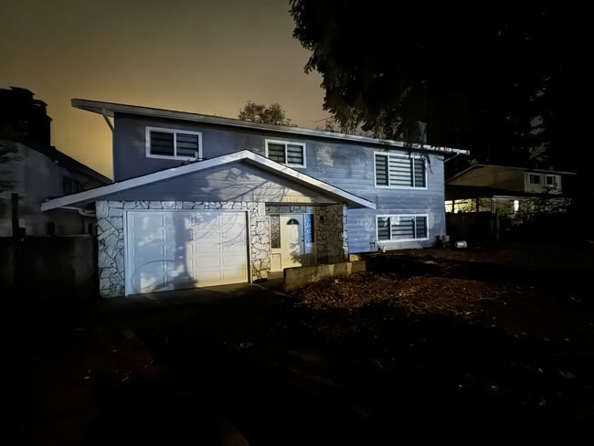 Building Photo - 34249 Green Ave