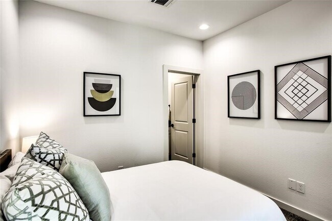 Foto del edificio - 3402 Daphne St
