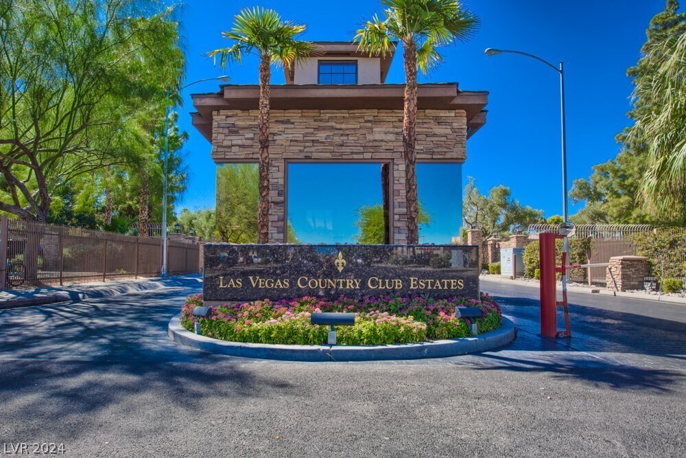 925 Vegas Valley Dr, Las Vegas, NV 89109 Townhome Rentals in Las